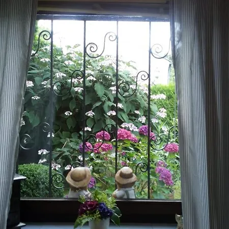 Gaestezimmer Am Huestert 住宿加早餐酒店 阿德瑙