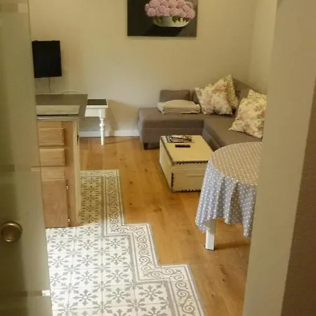 לינה וארוחת בוקר Gaestezimmer Am Huestert