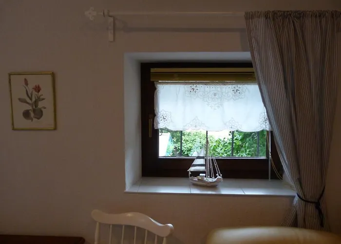 Gästezimmer Am Hüstert Bed and breakfast Adenau